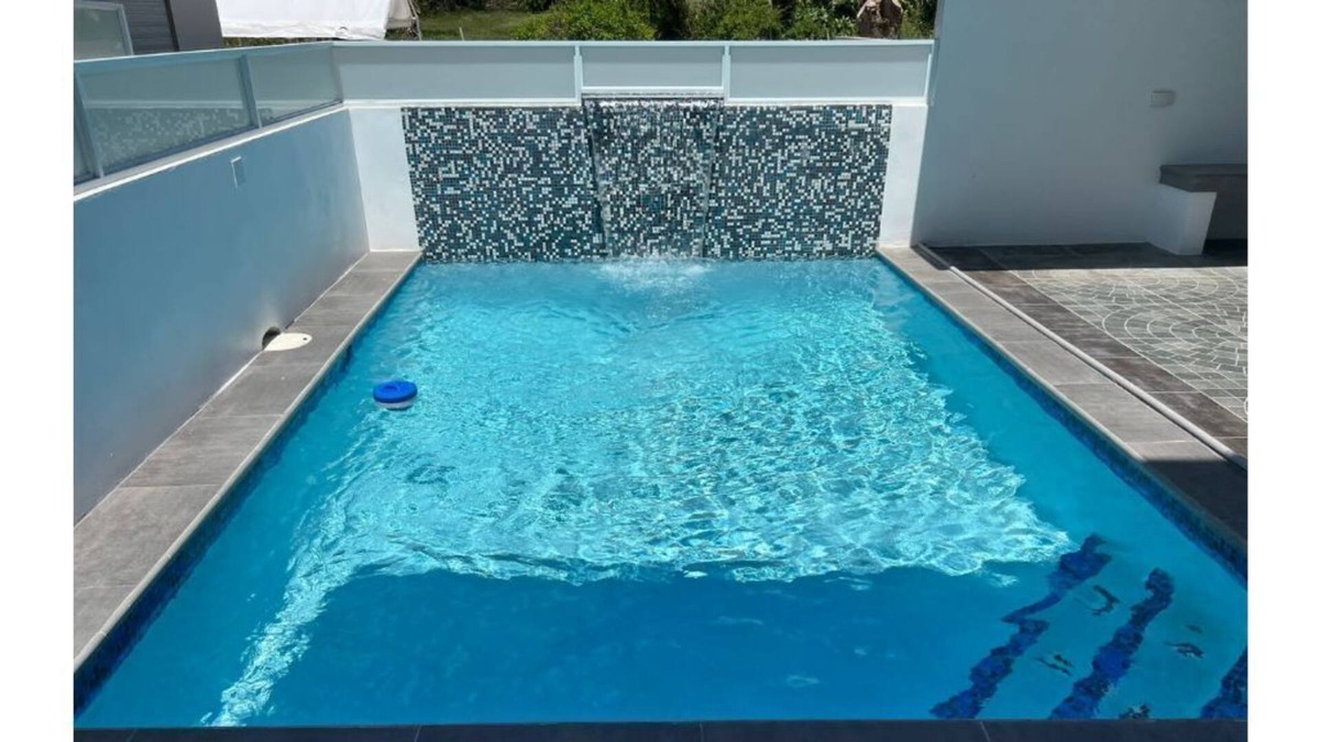 Camaceyes Apartment | Lovely 3-bedroom apt #6 5 minutes from Crash Boat beach