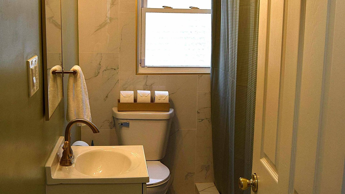 South Louisville House | Lovely 3-bedroom house in Louisville with AC, WiFi