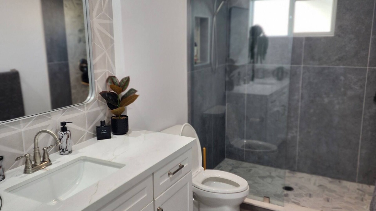 North Clairemont House | Lovely 3-bedroom house in sunny San Diego ,pool ,close to the beach