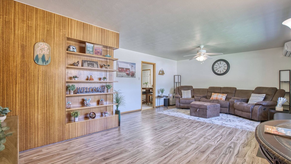 Longmont House | Lovely 3 Bedroom Ranch Style Home in the Heart of Longmont