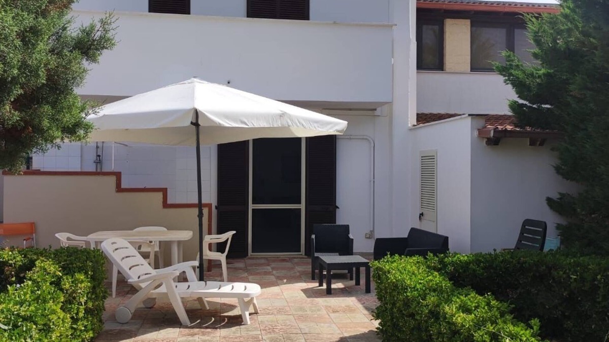 Porto Cesareo Villa | Lovely 3-bedroom villa in Torre Lapillo with AC, WiFi, barbecue near beach