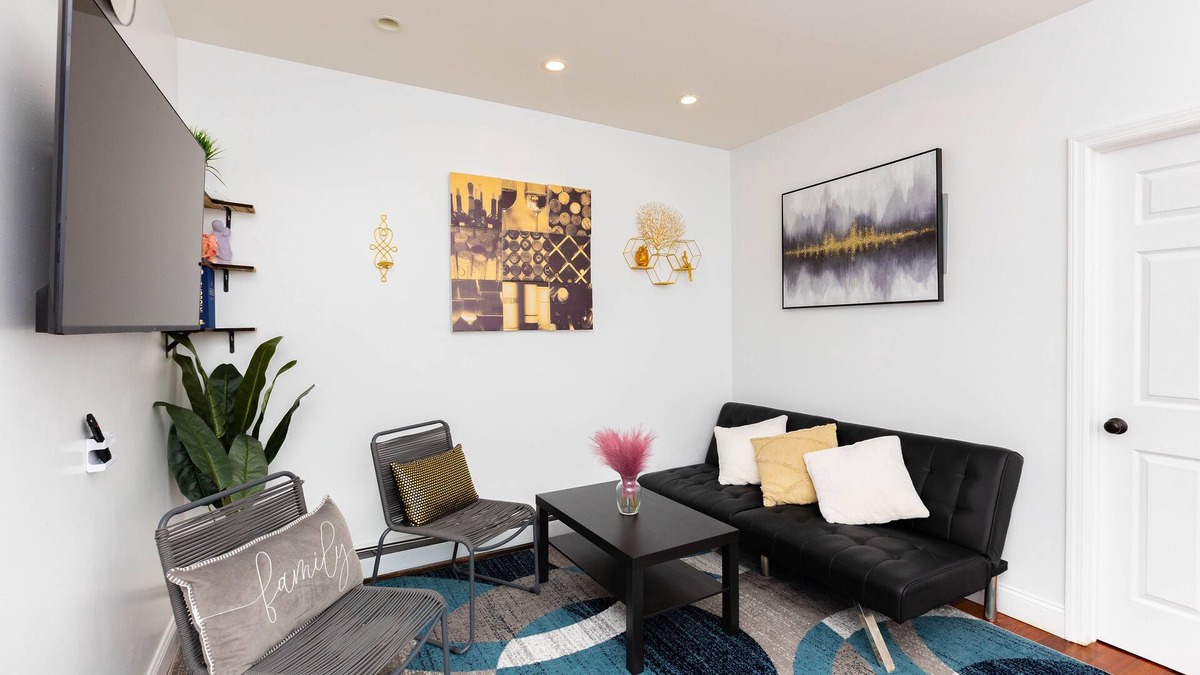 Bedford-Stuyvesant Apartment | Lovely 3-bedroom with free street parking