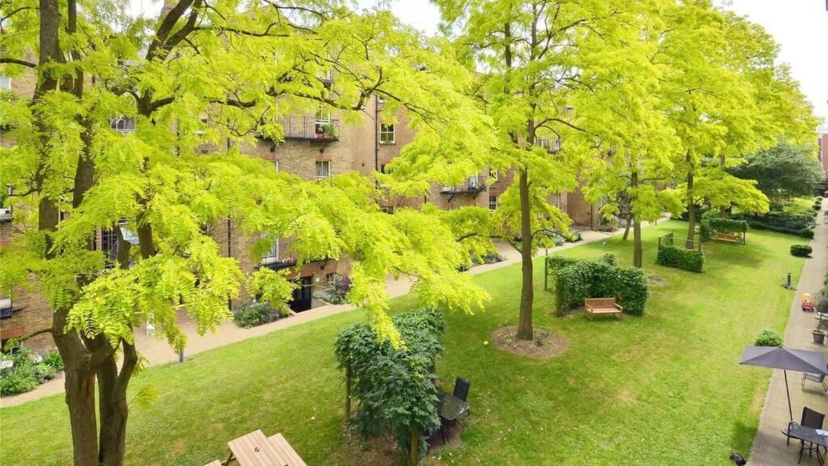 Harrow Road Apartment | LOVELY 3 BEDROOMS 2 BATH BALCONY MANSION BLOCK APARTMENT, MAIDA VALE, PADDINGTON