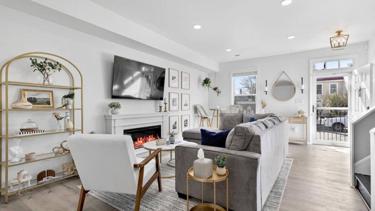 Old Town West House | Lovely 3-BR Old Town Townhouse