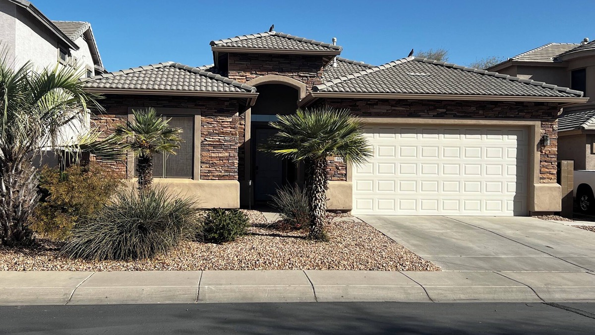 Maricopa House | Lovely 3BR ranch home in Maricopa resort community w/pools, courts, fitness ctr