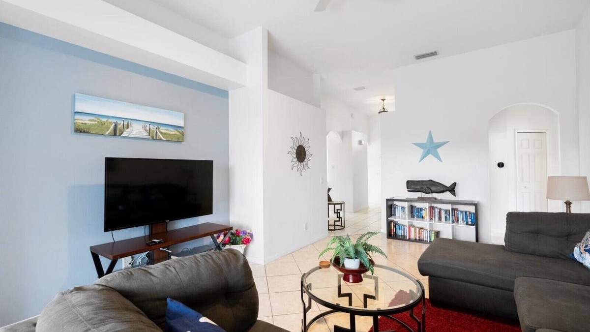 Calabay Parc House | Lovely 4 Bed Pool Home with Game Room-416CPB