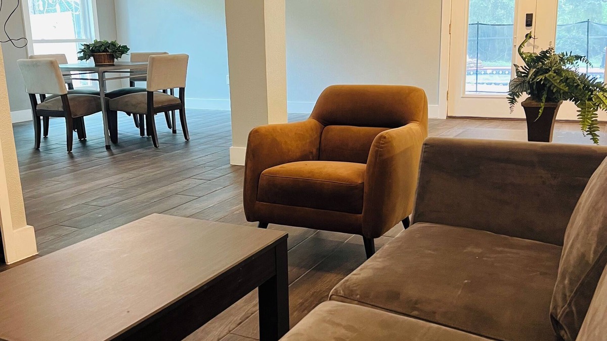 Crosby House | Lovely 4-bedroom house with WiFi in charming Crosby where 14 people can sleep