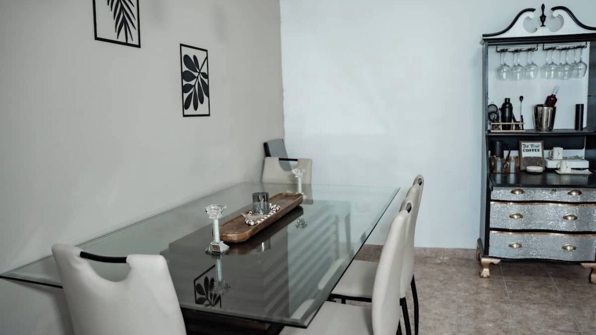 Catano Apartment | Lovely 4-BR/3BA w. 2 King Beds in Fun Cataño w. AC, WiFi, Ferry to Old San Juan