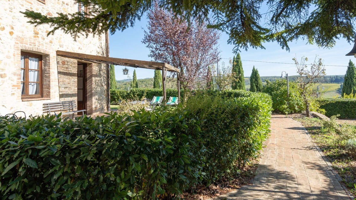 Ponte di Gabbiano Apartment | Lovely apartment for 5 guests with pool, WIFI, A/C, TV and pets allowed, close to Siena