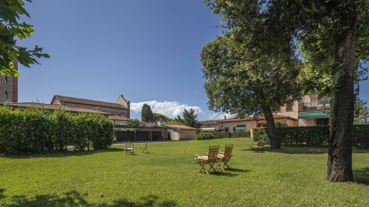 Tonfano Apartment | Lovely apartment for 4 people with A/C, WIFI, TV and balcony, close to Forte Dei Marmi