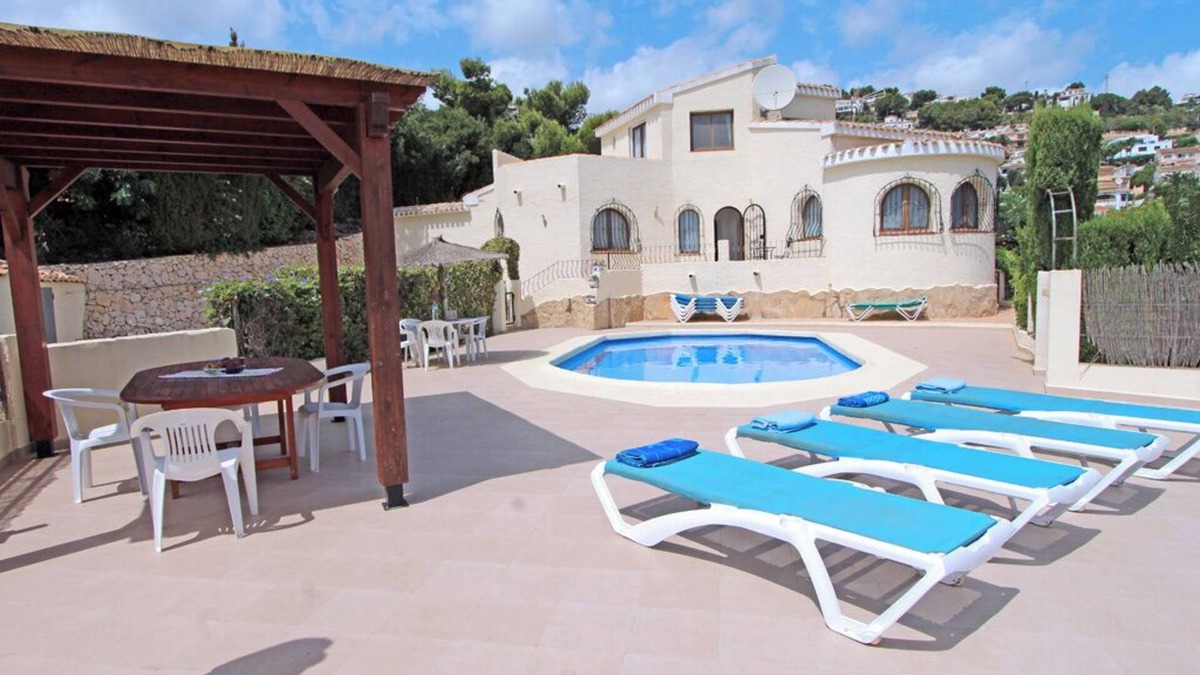 Pinar del Advocat Villa | Lovely and comfortable villa with private pool in Moraira, on the Costa Blanca, Spain for 8 persons