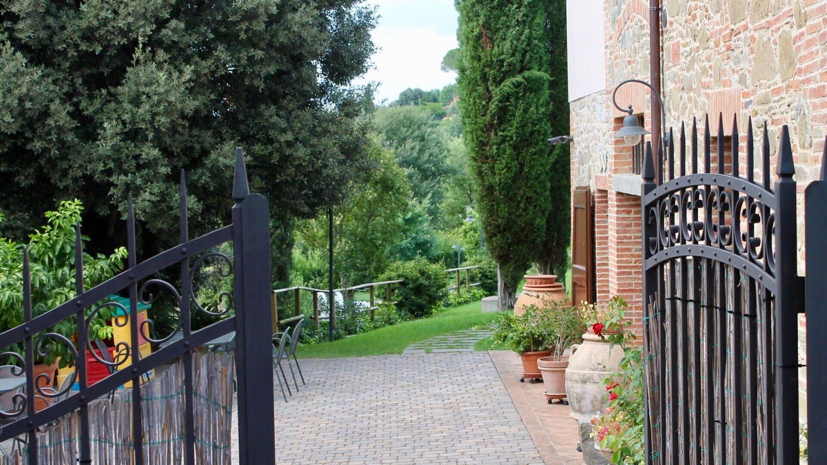 Popoltaio-Schiacciato Villa | Lovely apartment in villa for 9 guests with pool, A/C, WIFI, TV and patio
