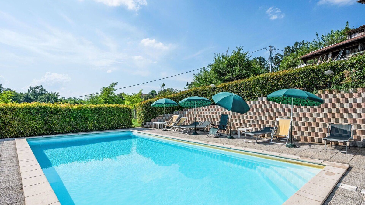 Cortazzone Villa | Lovely apartment in villa for 14 guests with WIFI, pool, patio and pets allowed