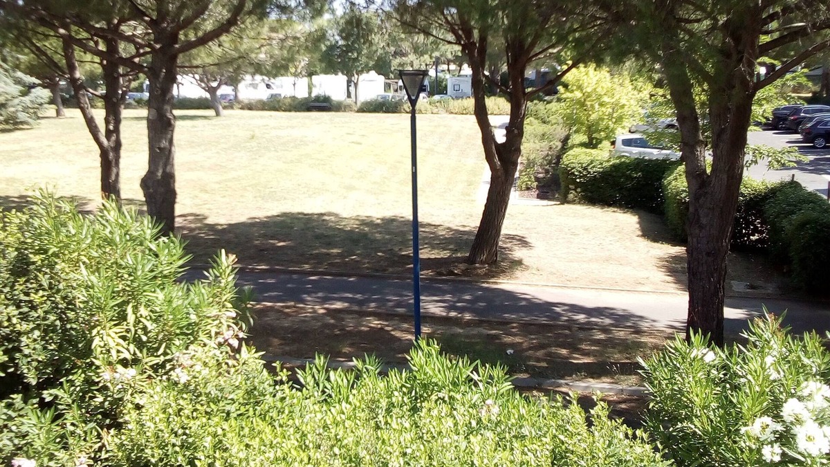 Balaruc-les-Bains House | Lovely apartment in front of little parc, close to laguna lake of Thau.