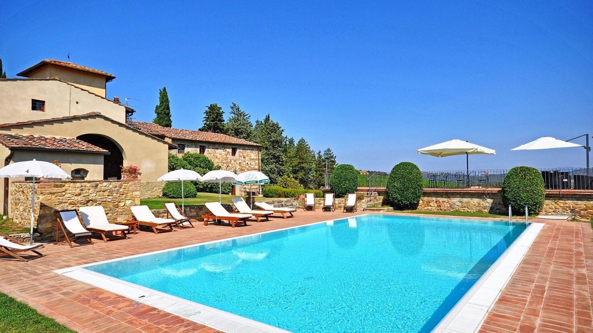 San Casciano in Val di Pesa Apartment | Lovely apartment with WIFI, pool, TV, pets allowed and panoramic view, close to Greve In Chianti