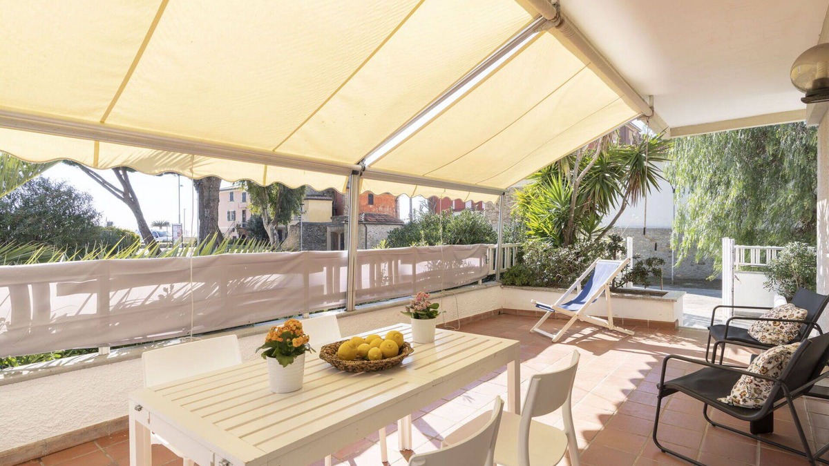 Marina di Andora Apartment | Lovely apartment for 6 people with WIFI, TV, terrace and pets allowed