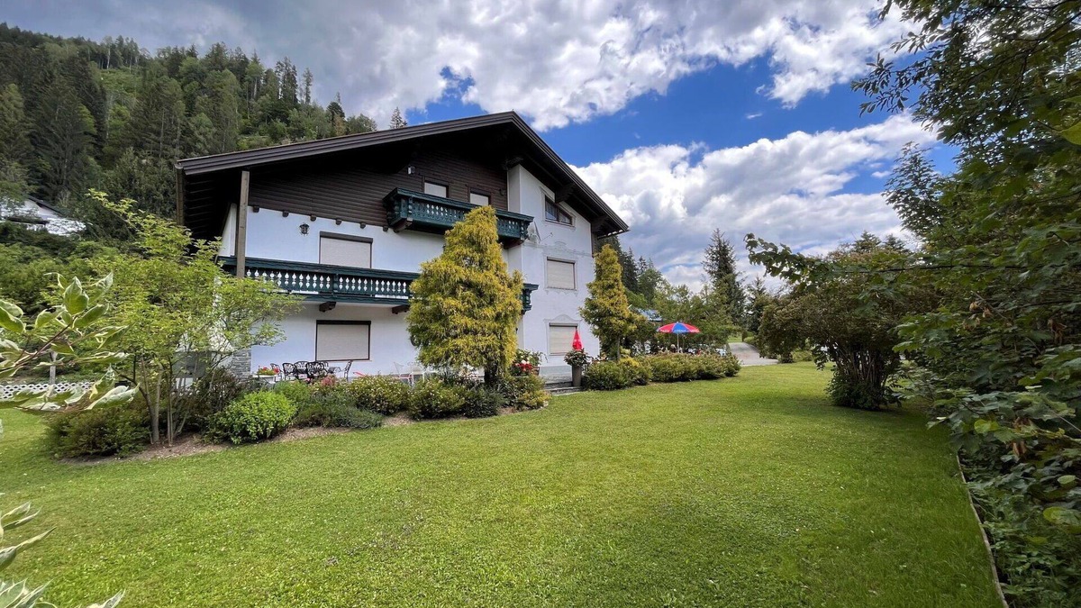 Agsdorf Apartment | Lovely apartment for 4 people with WIFI, TV, patio and pets allowed
