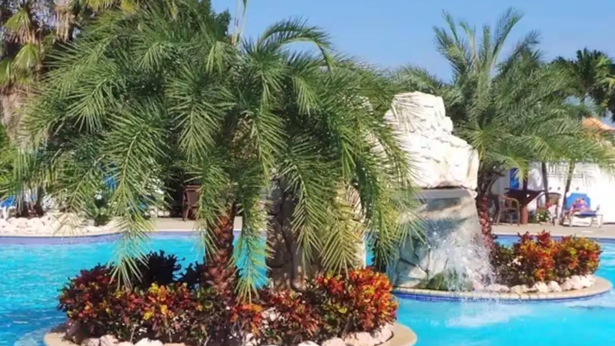 Willemstad Condo | Lovely apartment, big beautiful pool and possibility of renting a car.