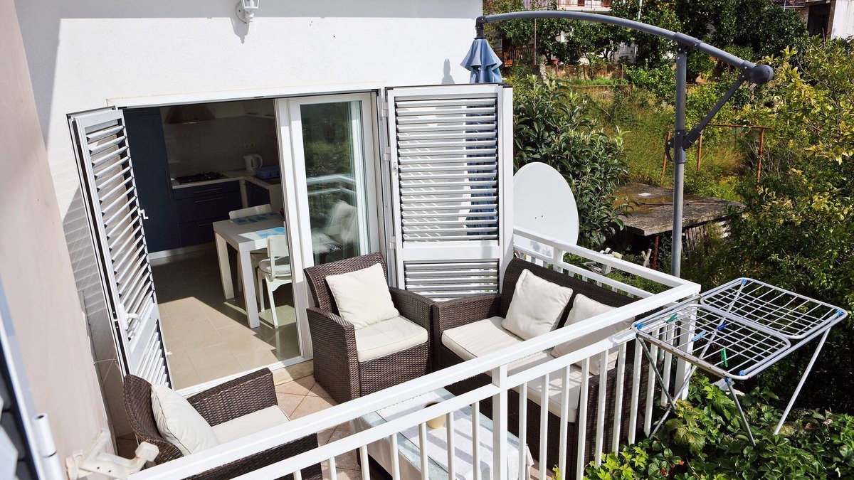 Orebic Apartment | Lovely apartment by the sea with seaview balcony