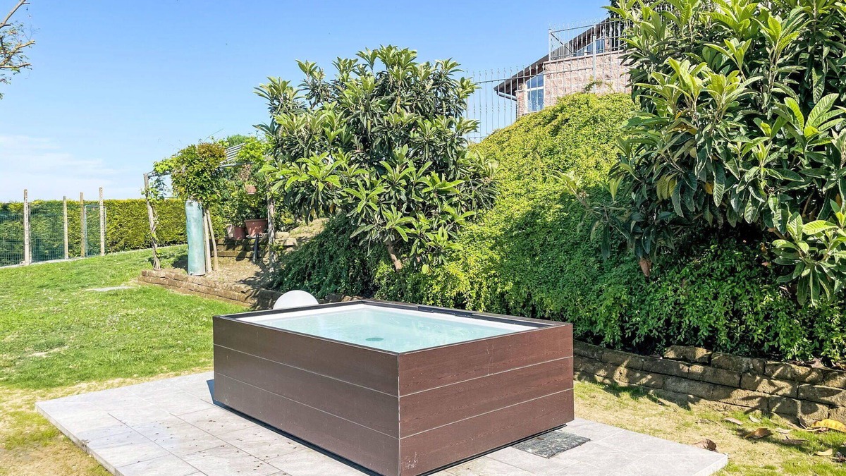 Portacomaro Apartment | Lovely apartment for 6 people with A/C, pool, WIFI, TV, terrace, pets allowed and panoramic view