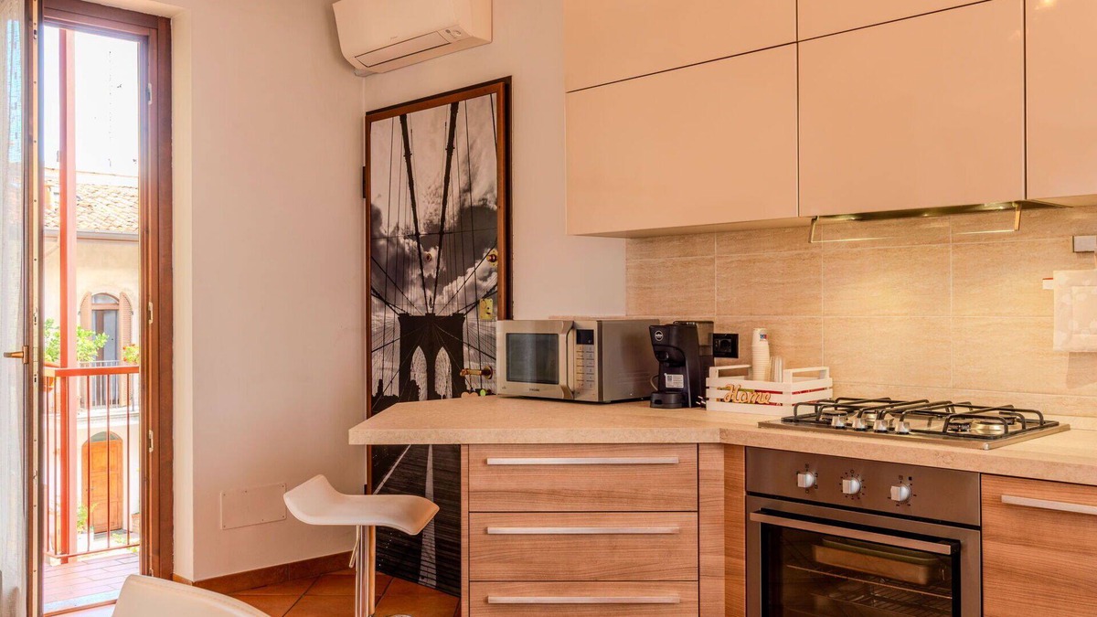Rovellasca Apartment | Lovely apartment for 4 guests with A/C, WIFI, TV and balcony
