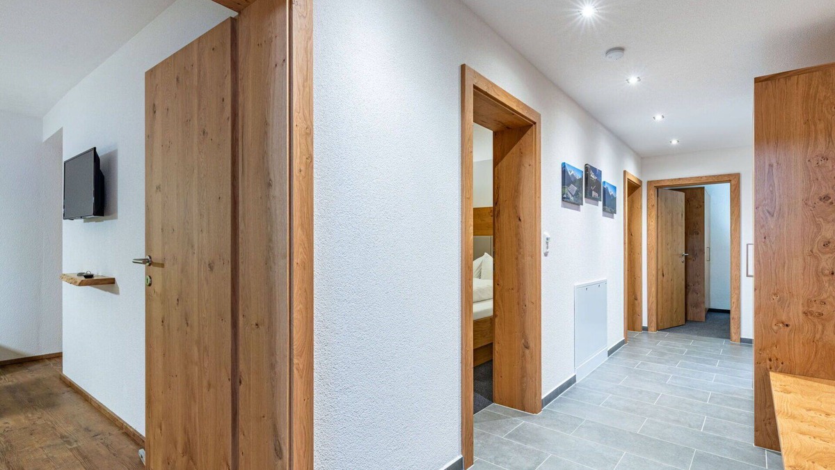 Kappl Apartment | Lovely apartment for 15 people with WIFI, TV and terrace