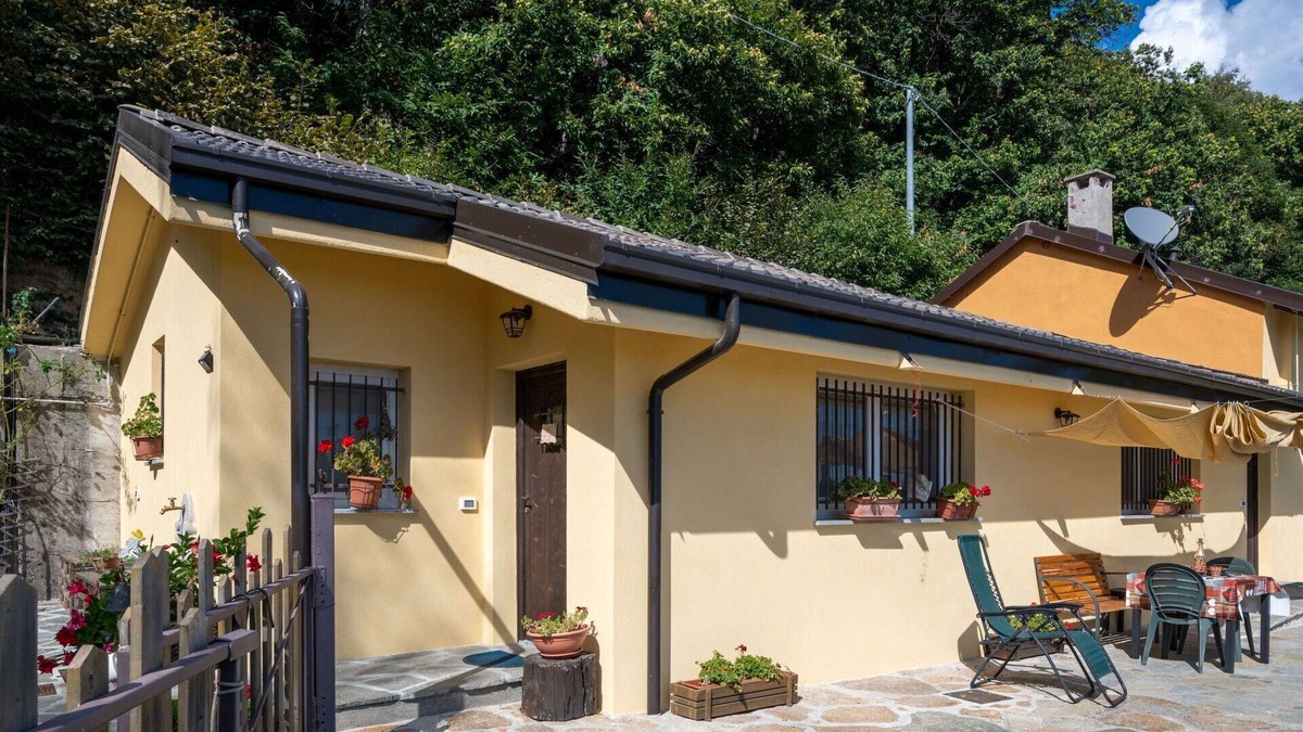 Donato Apartment | Lovely apartment for 2 people with terrace, pets allowed and parking