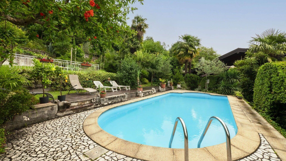 Vito d'Asio Apartment | Lovely apartment for 2 people with A/C, pool, WIFI, TV, patio, pets allowed and parking