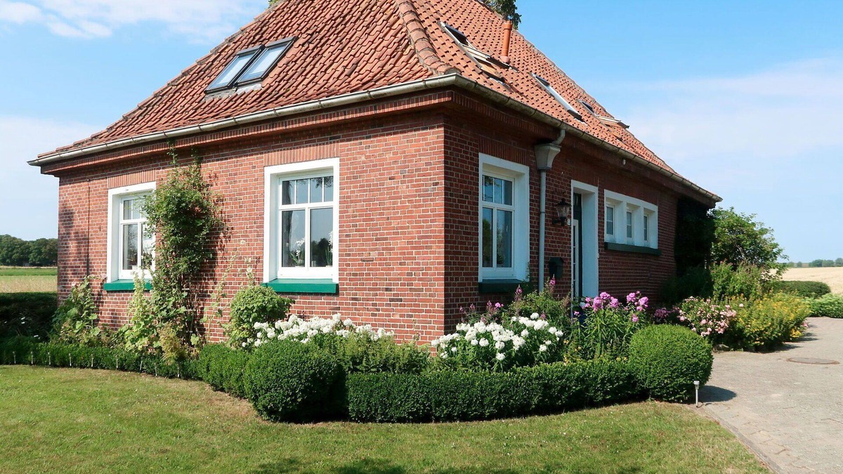 Ditzumerhammrich Apartment | Lovely apartment for 3 guests with WIFI, TV, patio, pets allowed, panoramic view and parking