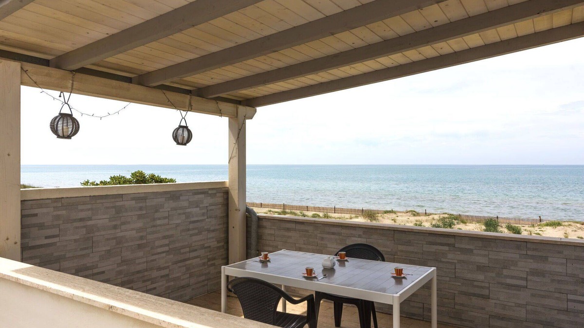 Torvaianica Apartment | Lovely apartment for 3 guests with A/C, TV and terrace