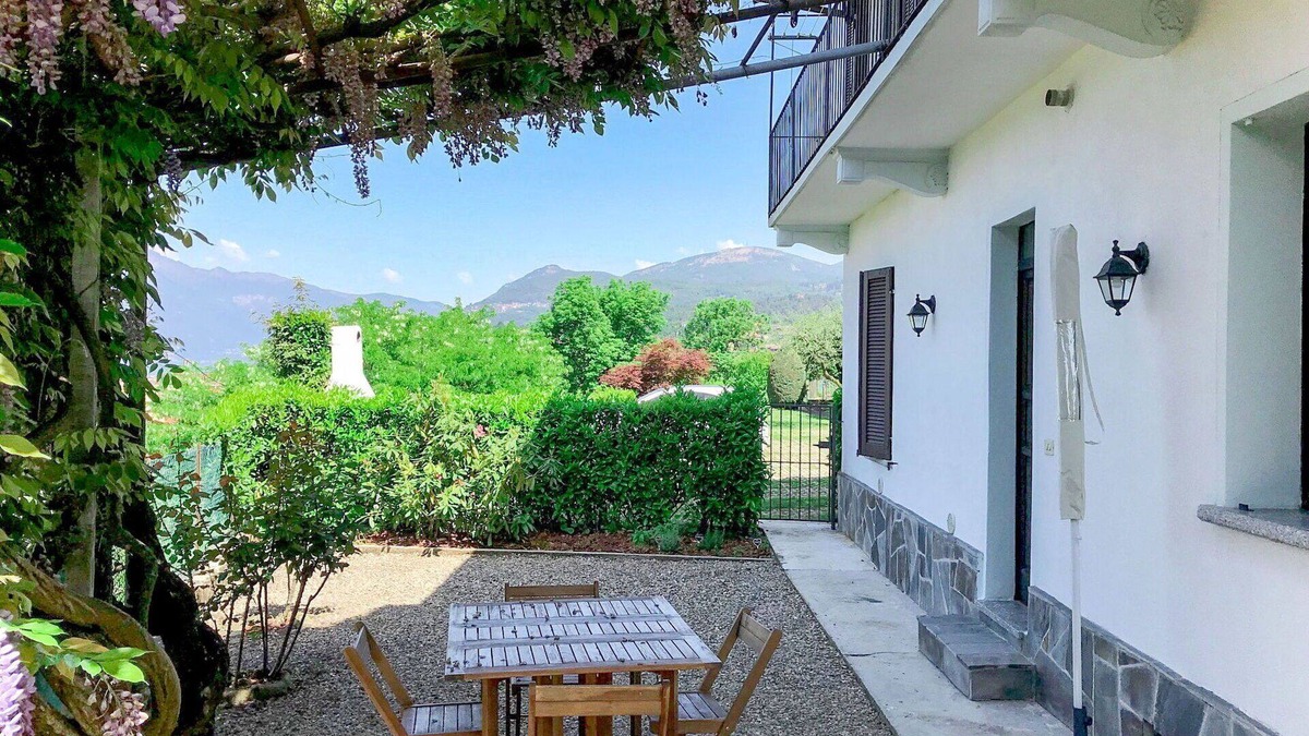 Luino Apartment | Lovely apartment for 3 people with WIFI, TV and patio