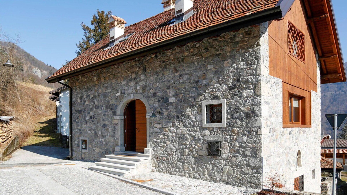 Raveo Apartment | Lovely apartment for 4 guests with WIFI, TV, balcony and pets allowed