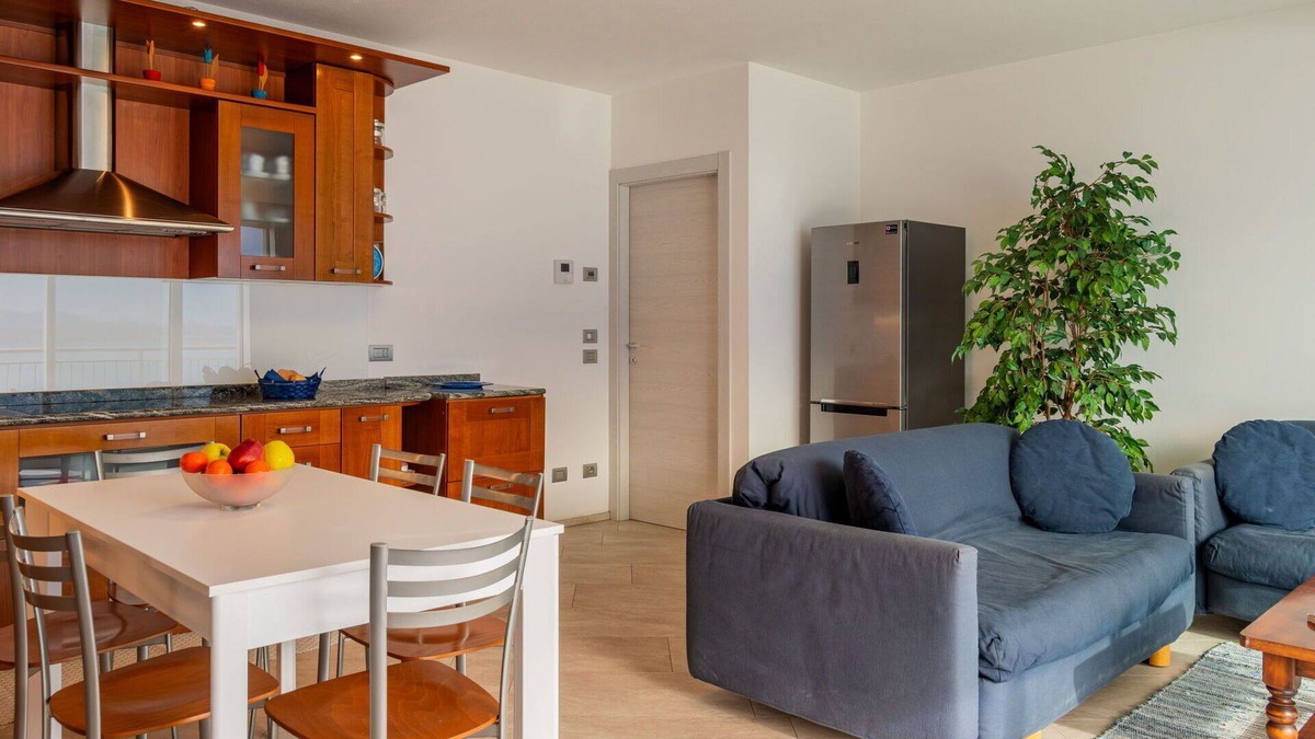 Aurogna Apartment | Lovely apartment for 4 people with WIFI, A/C, TV, terrace, pets allowed and parking