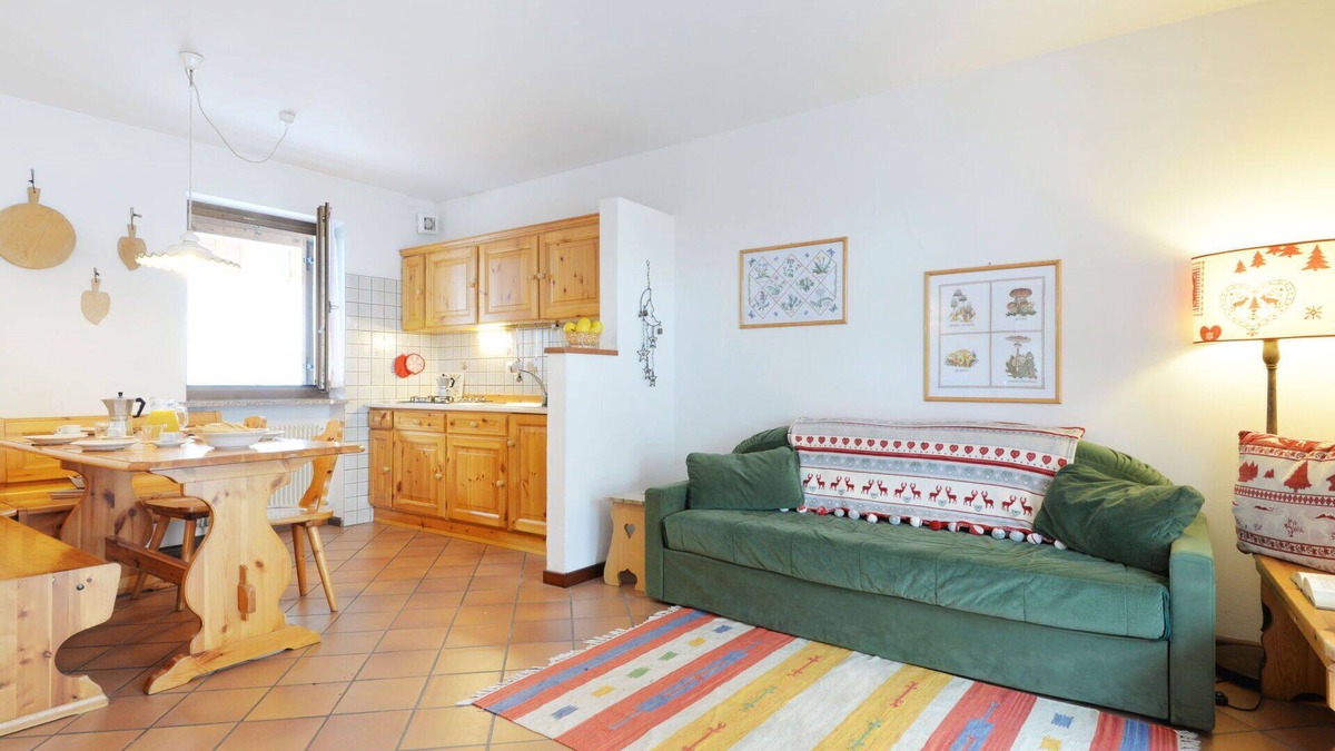Penia Apartment | Lovely apartment for 4 guests with TV and balcony