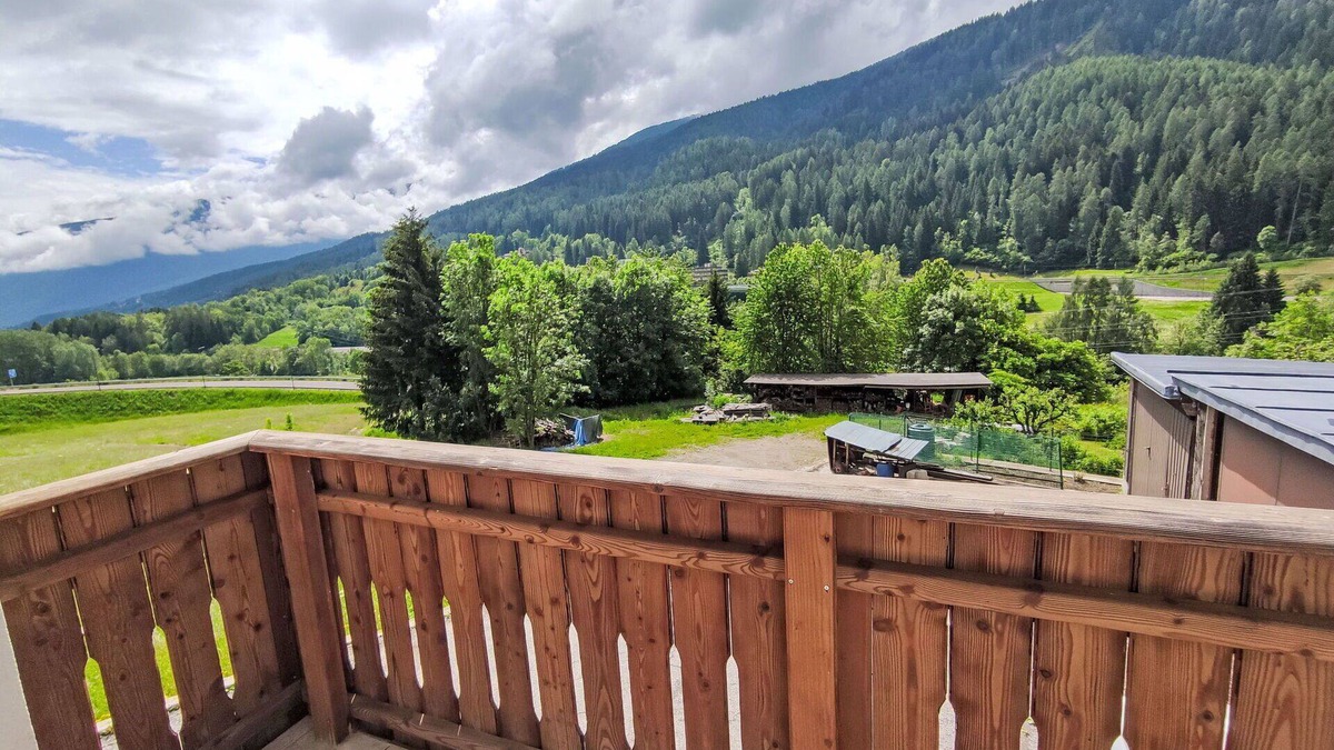 Mezzana Apartment | Lovely apartment for 4 people with WIFI, TV, patio and pets allowed
