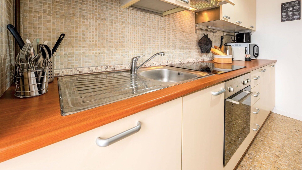 Pavia Apartment | Lovely apartment for 4 people with A/C, WIFI, TV, terrace and panoramic view