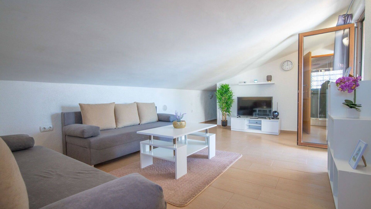 Stinica Apartment | Lovely apartment for 4 people with WIFI, A/C, TV and terrace