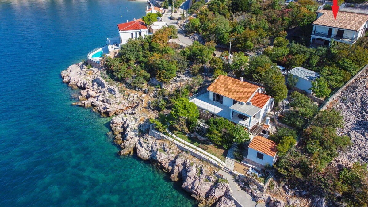 Senj Apartment | Lovely apartment for 4 people with A/C, WIFI, TV, terrace and pets allowed