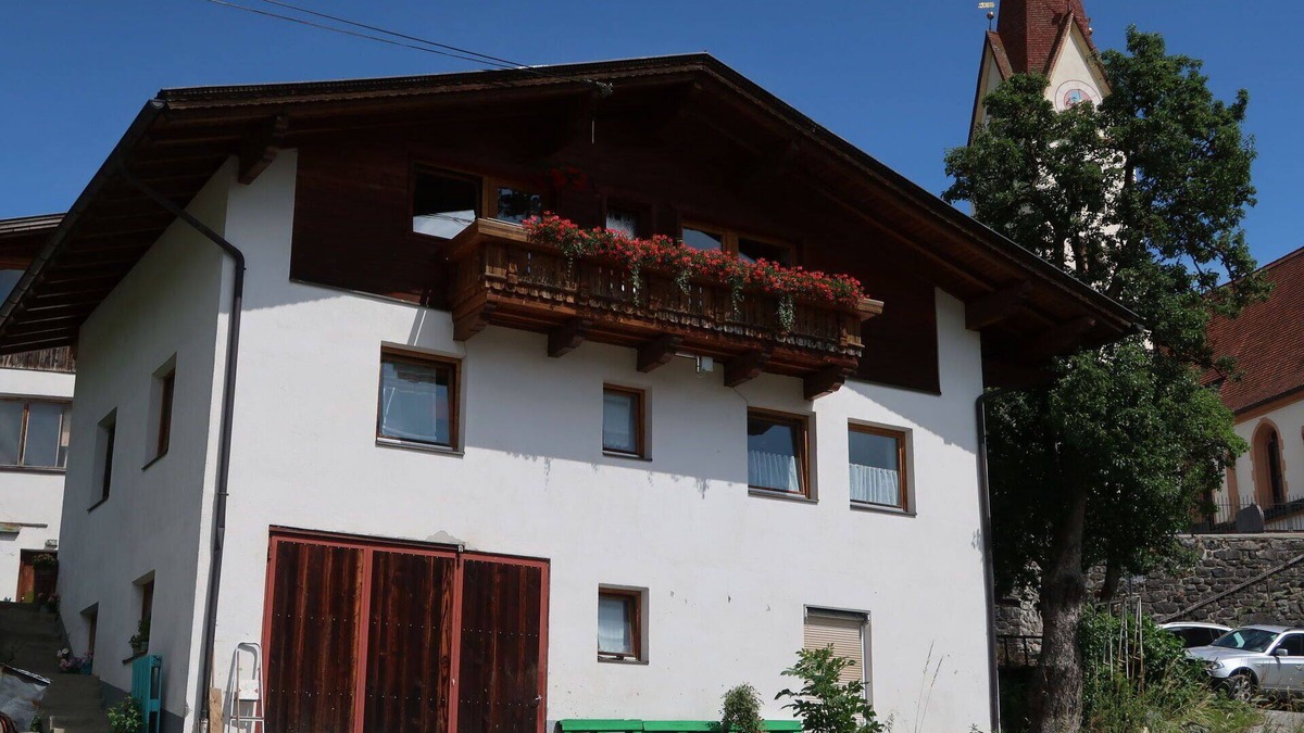 Kauns Apartment | Lovely apartment for 6 guests with WIFI, TV, balcony and pets allowed