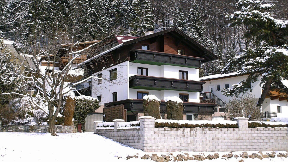 Bad Haering Apartment | Lovely apartment for 6 people with WIFI, TV, terrace and panoramic view