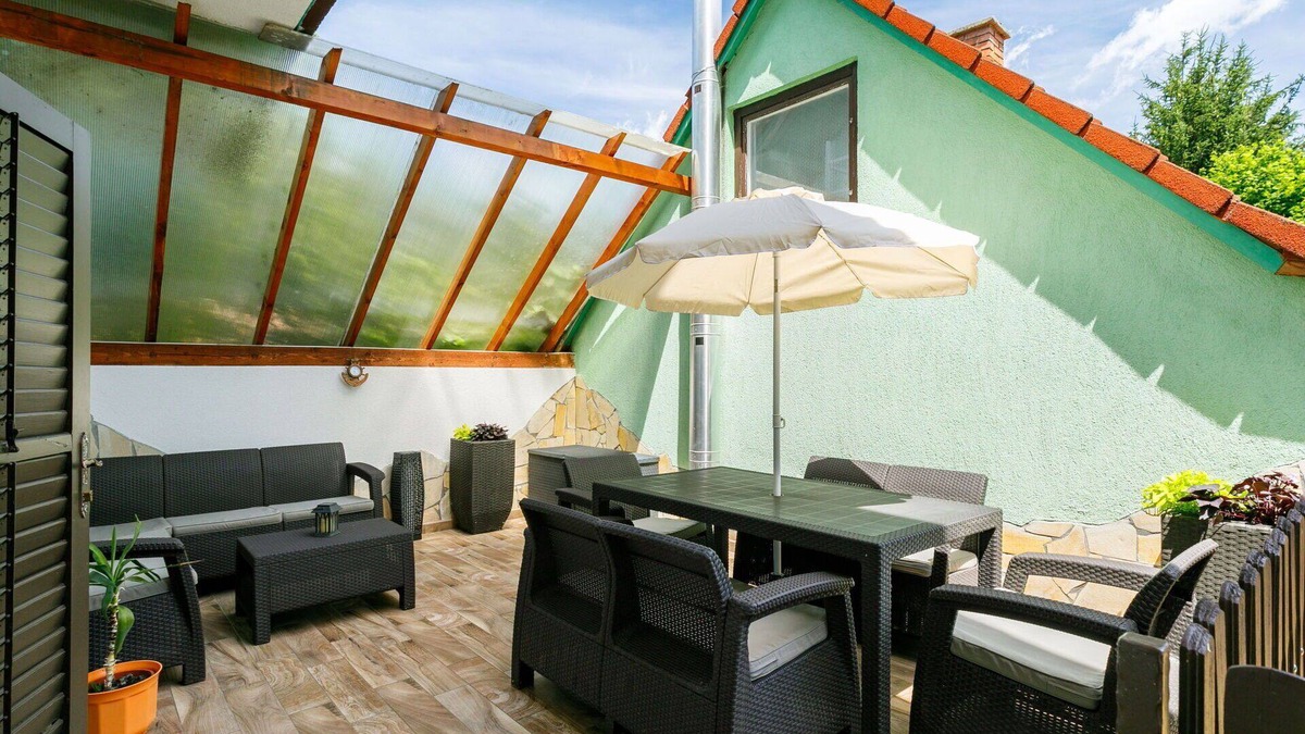 Balatonlelle Apartment | Lovely apartment for 7 guests with A/C, WIFI, TV, terrace and parking