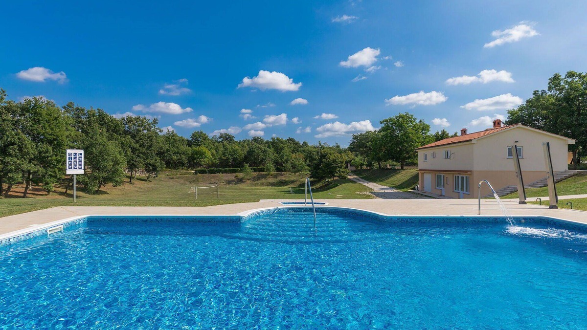 Debeljuhi Apartment | Lovely apartment for 8 guests with WIFI, A/C, pool, TV and terrace