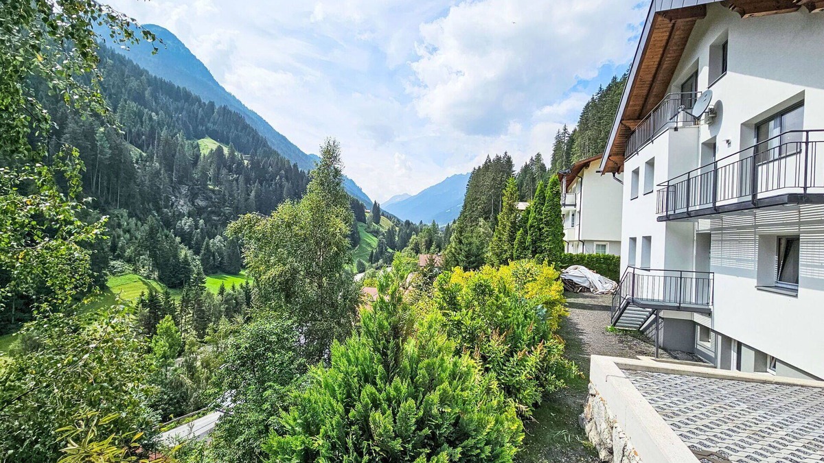 See Apartment | Lovely apartment for 8 people with WIFI and TV