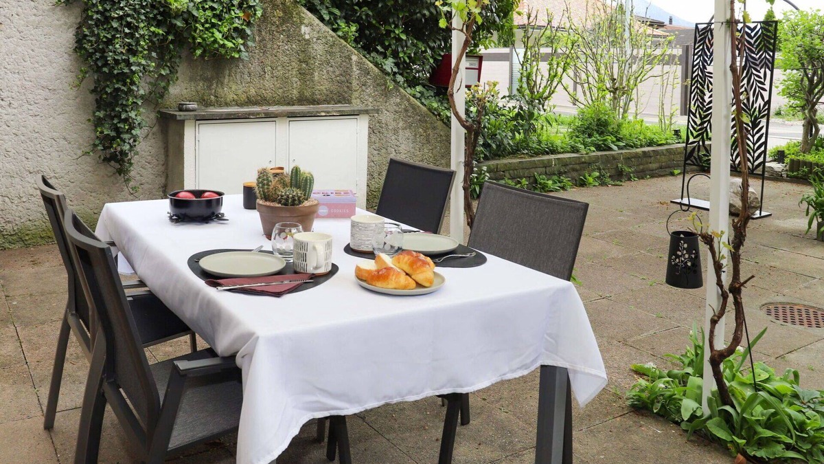 Bouveret Apartment | Lovely apartment for 2 guests with WIFI, TV, terrace, pets allowed and panoramic view