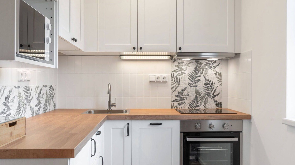 Hrensko Apartment | Lovely apartment for 8 guests with WIFI, TV, patio, pets allowed and parking