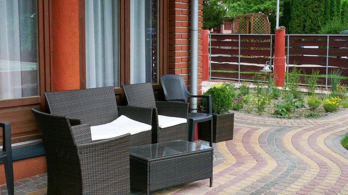 Balatonkeresztur Apartment | Lovely apartment for 4 guests with pool, A/C, WIFI, TV, balcony and parking