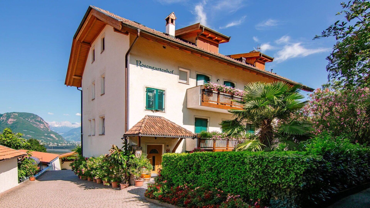 Andriano Apartment | Lovely apartment for 2 guests with WIFI, pool, TV, patio and parking