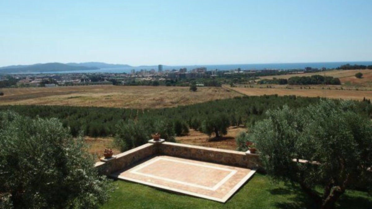 Follonica Apartment | Lovely apartment for 6 people with TV, patio and panoramic view