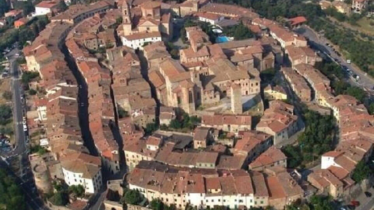 Lucignano Apartment | Lovely apartment for 2 people with pool, WIFI, A/C, close to Montepulciano