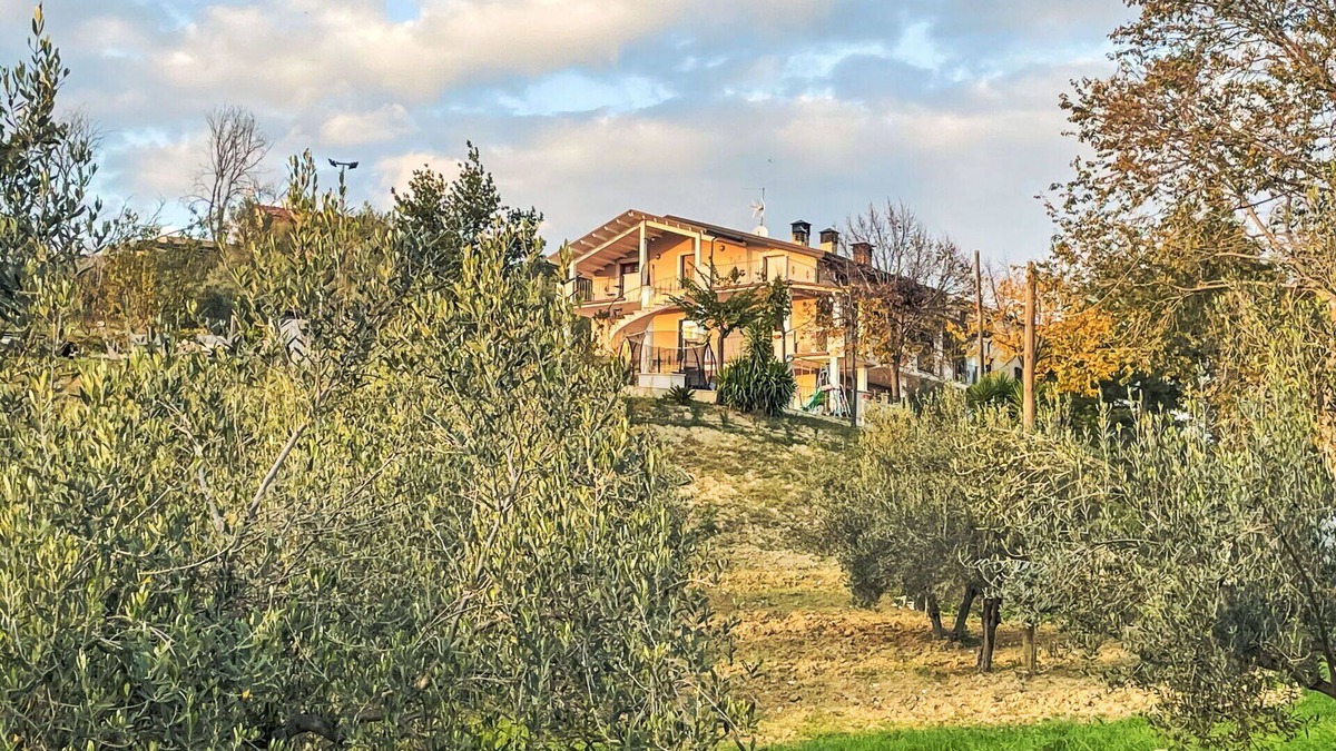 Paglieta Apartment | Lovely apartment for 6 people with WIFI, A/C, TV, terrace, pets allowed and panoramic view